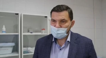 Фото: Замминистра здравоохранения Кузбасса рассказал о работе пункта вакцинации в мэрии Новокузнецка 1