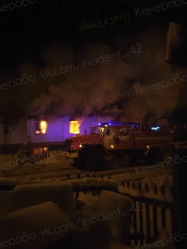 Фото: В кемеровском кафе произошёл крупный пожар 2