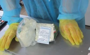 В Кузбассе таможенники нашли на прилавках магазинов более 10 килограммов санкционного сыра