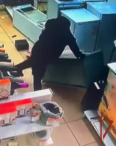 Житель Алтайского края разгромил магазин электроники из-за отказа в возврате