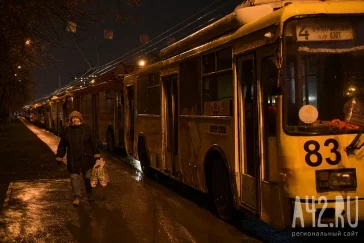 Фото: В Кемерове на двух проспектах встали троллейбусы 2