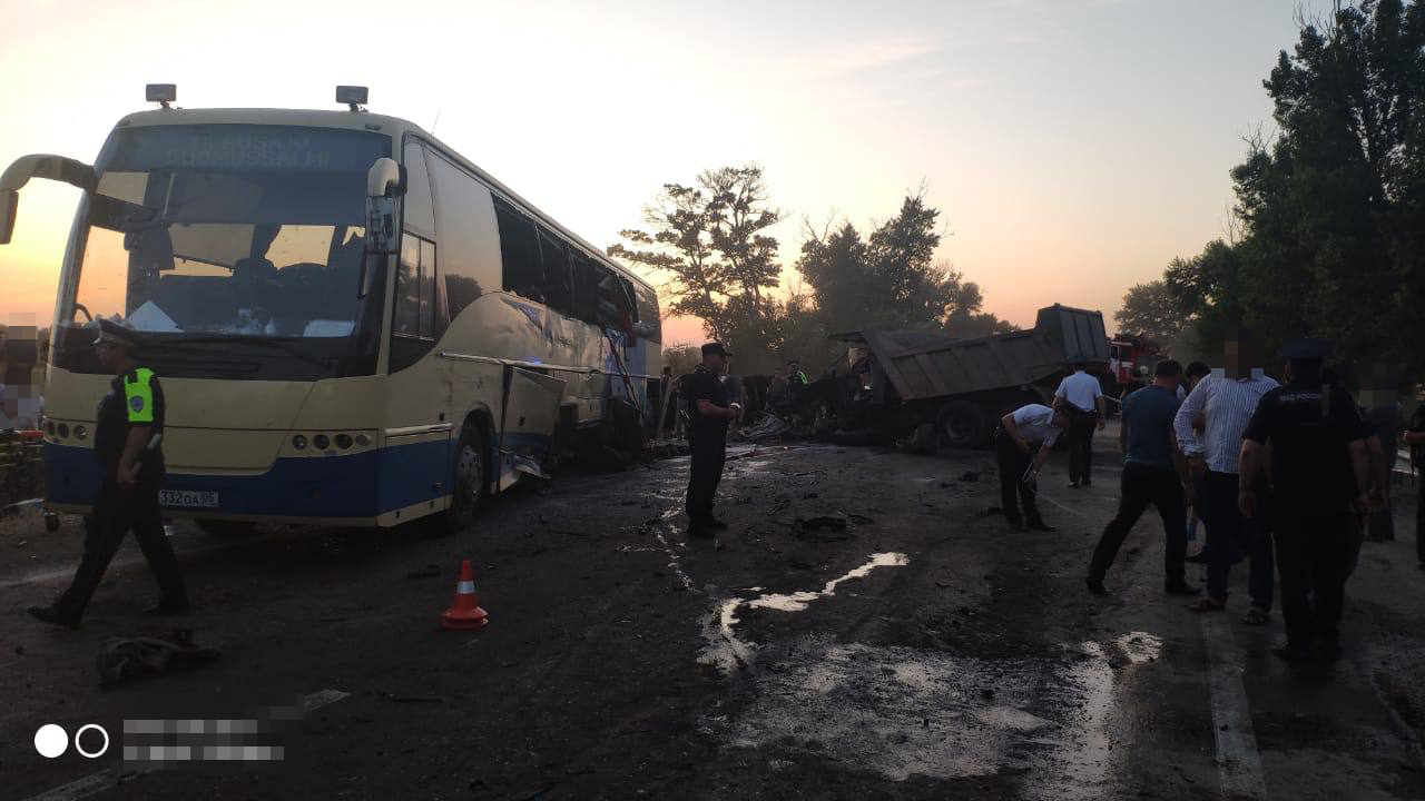 В Дагестане 8 человек погибли в ДТП с рейсовым автобусом 