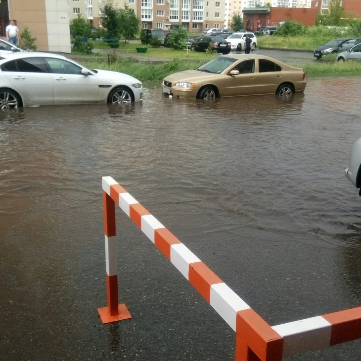 Фото: Несколько кемеровских улиц затопило после обильного дождя 6