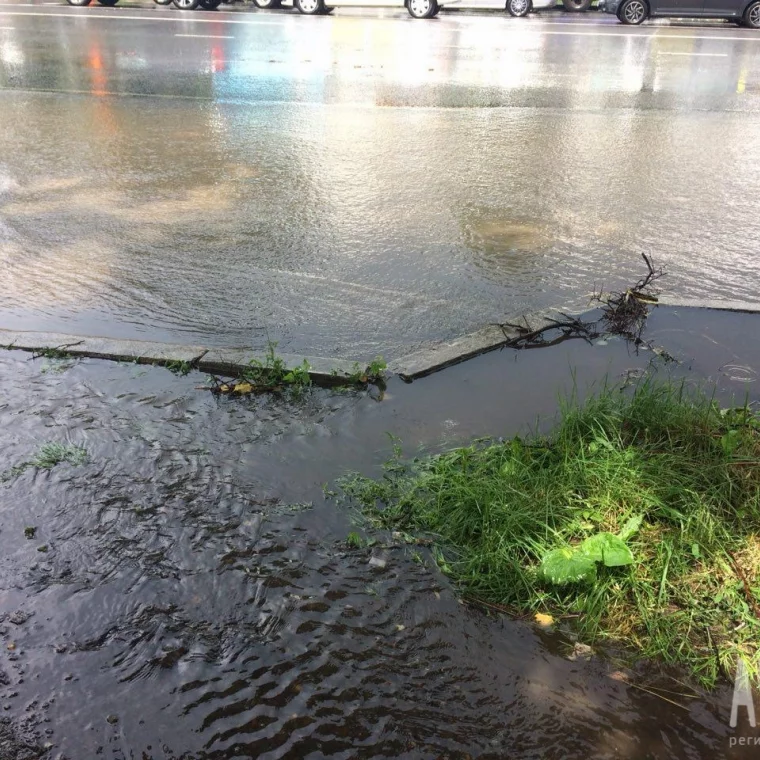 Фото: Несколько кемеровских улиц затопило после обильного дождя 8