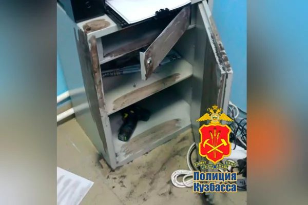 Кемеровчанин украл из сейфа УК 160 000 рублей