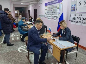 Фото: В Кузбассе открылись избирательные участки, самые ранние начали работу с 6 утра 2
