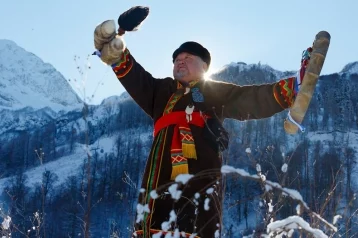 Фото: В Сочи вызвали шамана из Кузбасса для привлечения снега на горнолыжный курорт 1