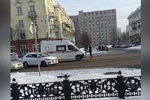 Полицейские оштрафовали новокузнечанина, который перегородил дорогу скорой