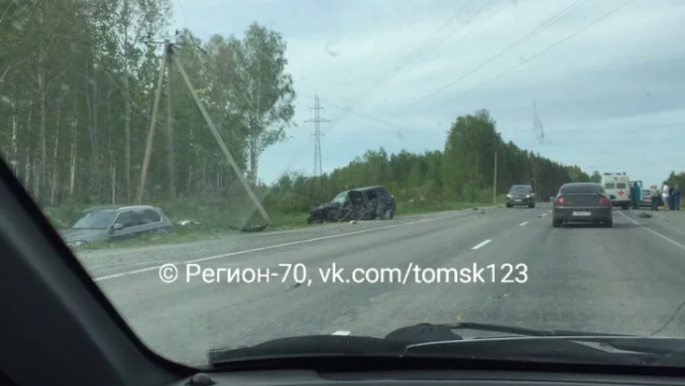 Фото: На трассе Томск — Юрга произошла страшная авария, есть пострадавшие 5