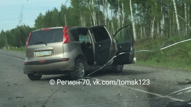 Фото: На трассе Томск — Юрга произошла страшная авария, есть пострадавшие 6