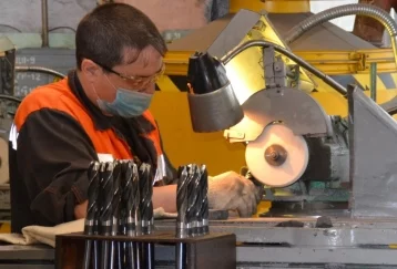 Фото: Кемеровский механический завод увеличил производительность труда на 11%  1