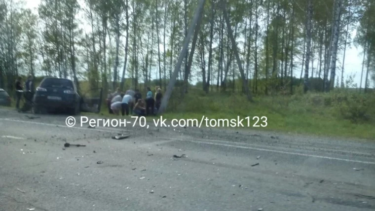 Фото: На трассе Томск — Юрга произошла страшная авария, есть пострадавшие 7