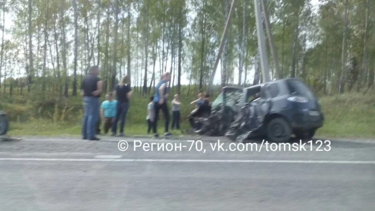 Фото: На трассе Томск — Юрга произошла страшная авария, есть пострадавшие 8