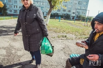 Фото: Половина россиян уверена в бедности страны 1