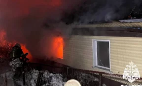 В Кузбассе из-за неисправной печи загорелся частный дом