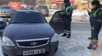 Фото: В Кемерове на площади Волкова оштрафовали водителей за неправильную парковку 1