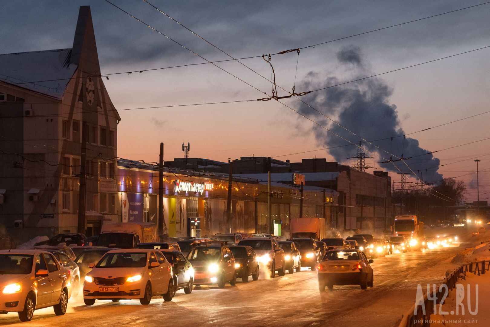 Власти открыли проезд по улице в центре Кемерова