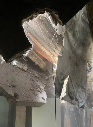 Фото: Мэр Новокузнецка: жильцы квартиры, над которой рухнула крыша, получат компенсацию от подрядчика 1