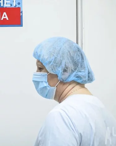 Врачи рассказали о состоянии трёхлетней девочки, которую отец выбросил из окна