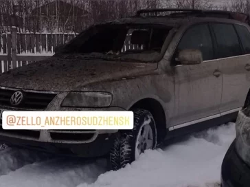 Фото: Touareg и Land Cruiser Prado сгорели при пожаре в стояночном боксе в Кузбассе 3