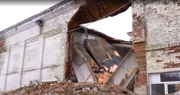 Фото: Власти прокомментировали судьбу рухнувшей школы в Кузбассе 1