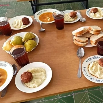 Фото: Глава кузбасского города предложил родителям фотографировать школьные обеды 1