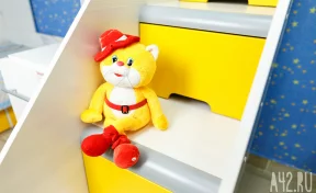 Путин поручил продлить работу ясельных групп и детсадов 