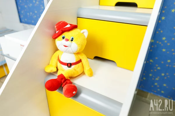 Путин поручил продлить работу ясельных групп и детсадов 