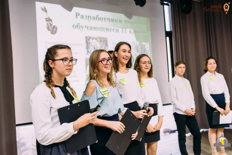 Фото: Юные предприниматели: сто двадцать школьников, клубника в Сибири и экокафе 6
