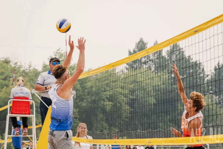 Фото: Горячий песок: этап чемпионата России по пляжному волейболу в Кемерове 21