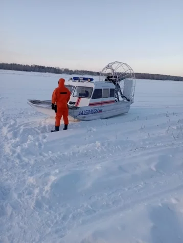 Фото: В Новосибирске 18-летняя девушка ушла под лёд на Оби на глазах у рыбака 1