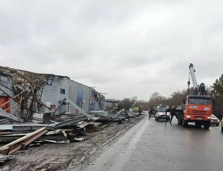Фото: Мэрия Кемерова показала масштабы разрушений после ночного шторма 3