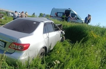 Фото: Двое детей в больнице: в полиции Кузбасса сообщили детали ДТП со школьным автобусом 1