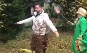 Журналисты RT Arabic «кормили» огонь с шаманом в Кузбассе