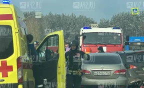 В Кемерове на выезде из кардиоцентра произошло жёсткое ДТП