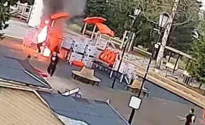 Ущерб составил 1,7 млн рублей: в Ленобласти подростки подожгли детскую площадку