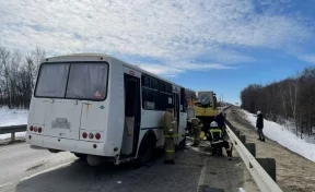 Семь пострадавших: в Орловской области автобус с пассажирами влетел в грузовик.