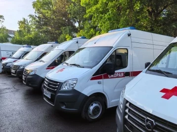 Фото: Медики Кузбасса получили 45 автомобилей скорой помощи за 2 млрд рублей 1