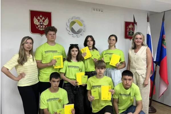 На предприятиях «СУЭК-Кузбасс» стартовала стажировка для подростков