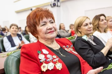 Фото: Сергей Цивилёв поздравил кузбасских женщин с приближающимся 8 Марта 1