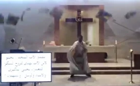 В Сети появилось видео церковной службы во время взрыва в Бейруте