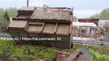 Фото: Кемеровчане сообщили о перевёрнутых ветром «домиках»  3