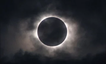 Фото: Из-за солнечного затмения рухнул сайт NASA 1