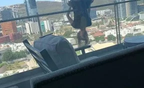 Девушка упала с шестого этажа, занимаясь йогой на камеру
