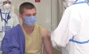 Опубликовано видео вакцинации людей от коронавируса в России