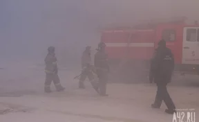 Недалеко от крупного ТЦ в Кемерове произошёл пожар