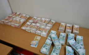 В сибирском аэропорту у пассажира в багаже нашли 25 млн рублей