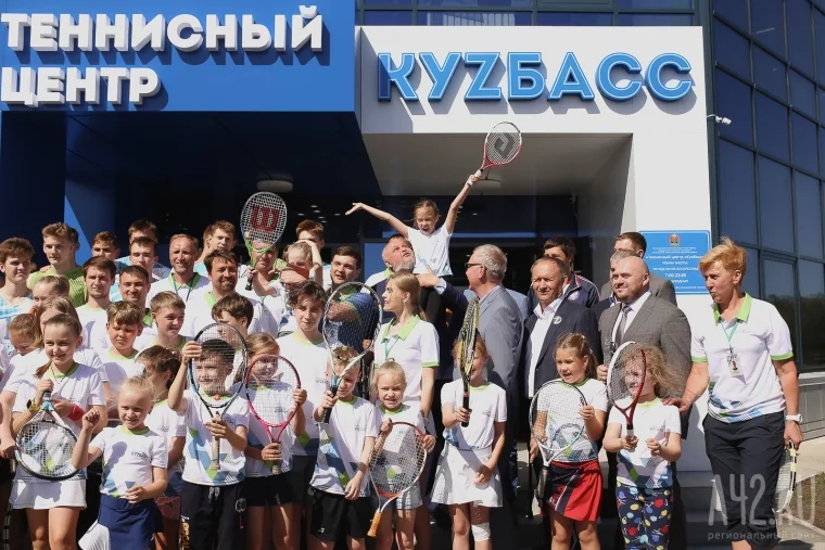 Фото: Четыре крытых корта, фитнес, сауна и кафе: в Кемерове открыли теннисный центр 35