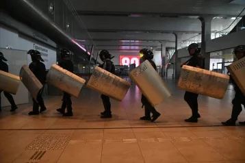 Фото: В аэропорту Новокузнецка спасали заложников и ловили условных террористов 1