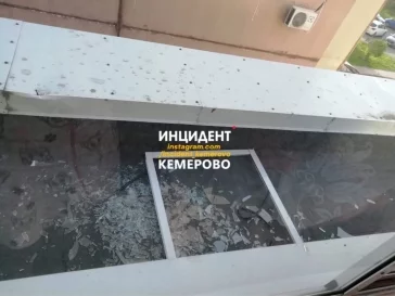 Фото: «Улетела крыша»: очевидцы делятся фото последствий штормового ветра в Кемерове 6
